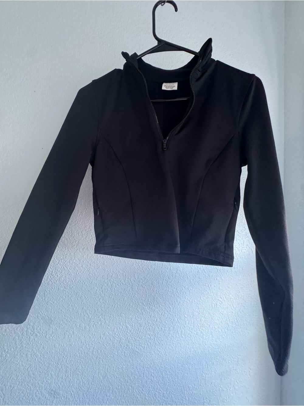 Black Quarter-Zip Women's Active Top Victoria secret/Pink size small